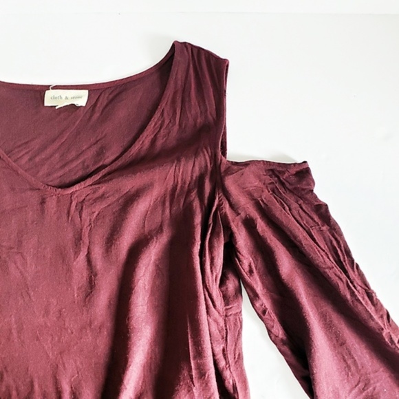 CLOTH & STONE Burgundy Cold Shoulder Top M - Picture 2 of 7